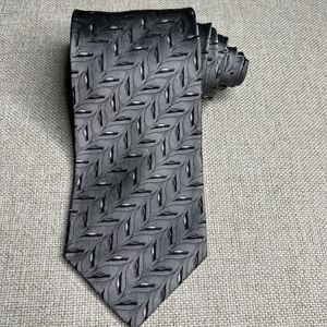 Enrico Venturi 100% Silk Necktie Tie Made in Italy Grey Black Herringbone 56"